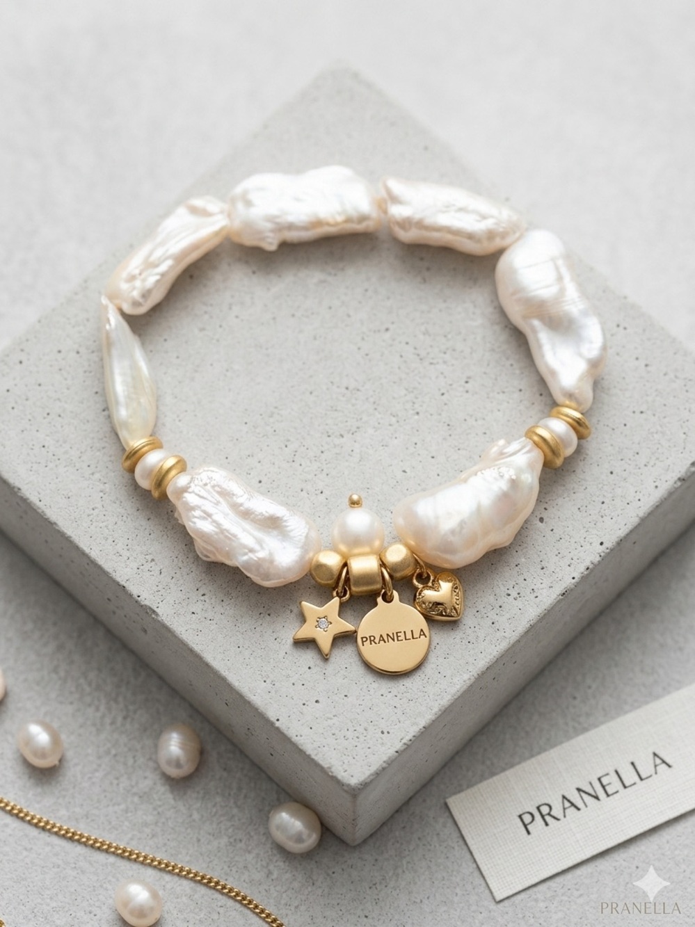 Pranella Freshwater Baroque/Biwa
Pearl Stretch Bracelet with Gold accents